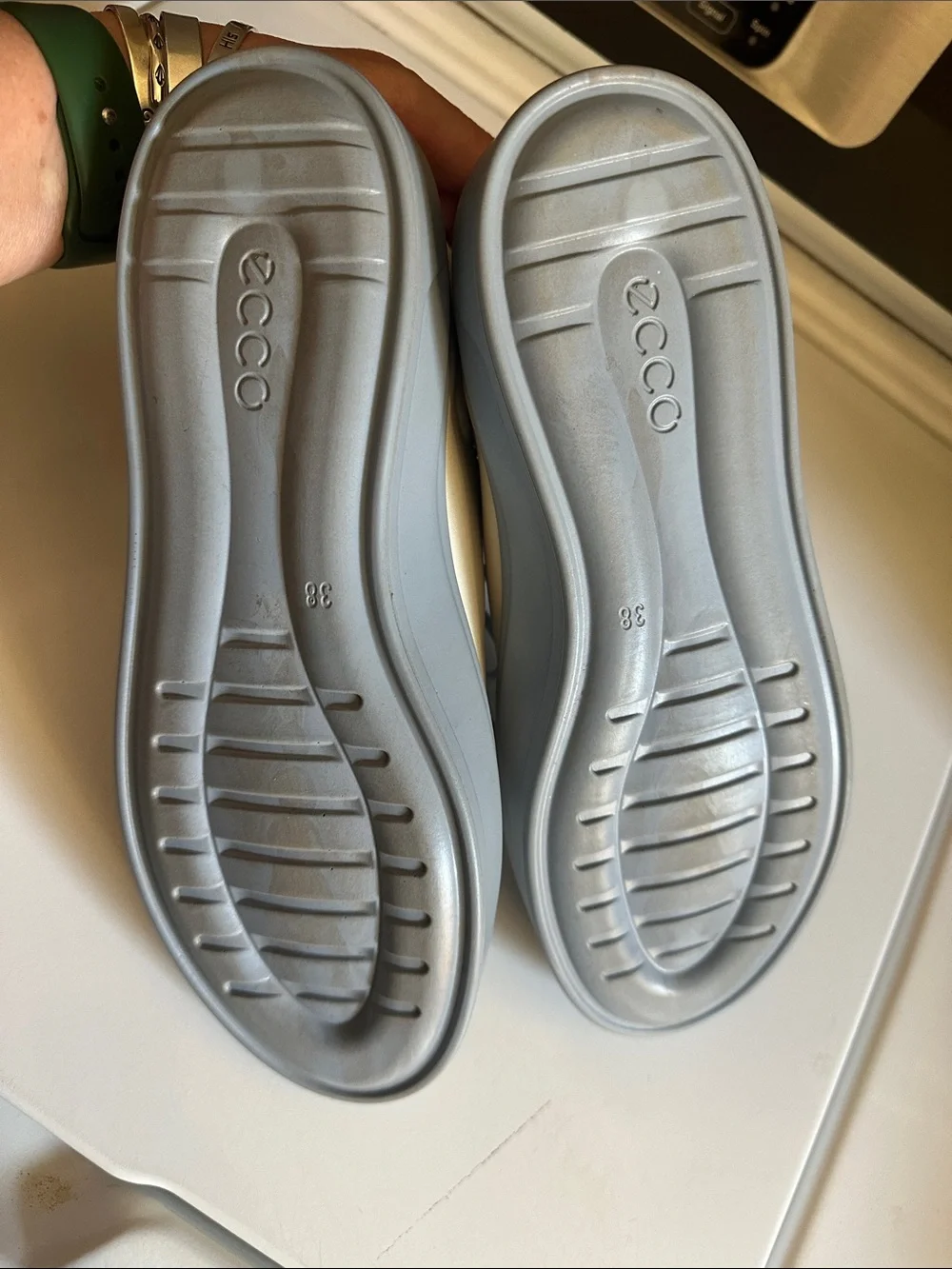 Ecco Beige Leather Sneakers with Gray Accents